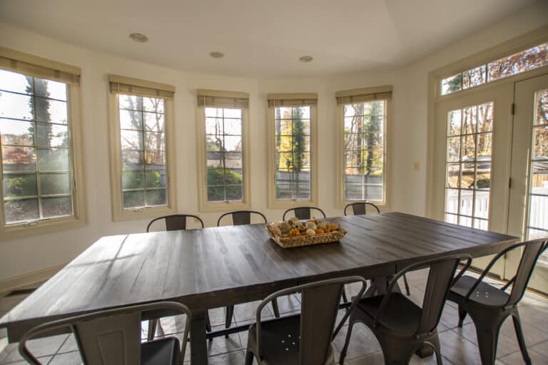 dining room at amfm mental health treatment in annandale, va