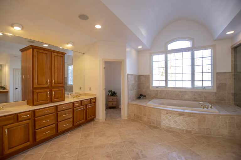 private bathroom amfm mental health treatment in annandale, va