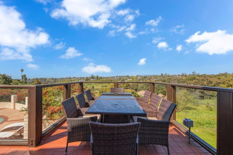 outdoor patio at amfm mental health treatment in fallbrook, ca. Male only treatment location.