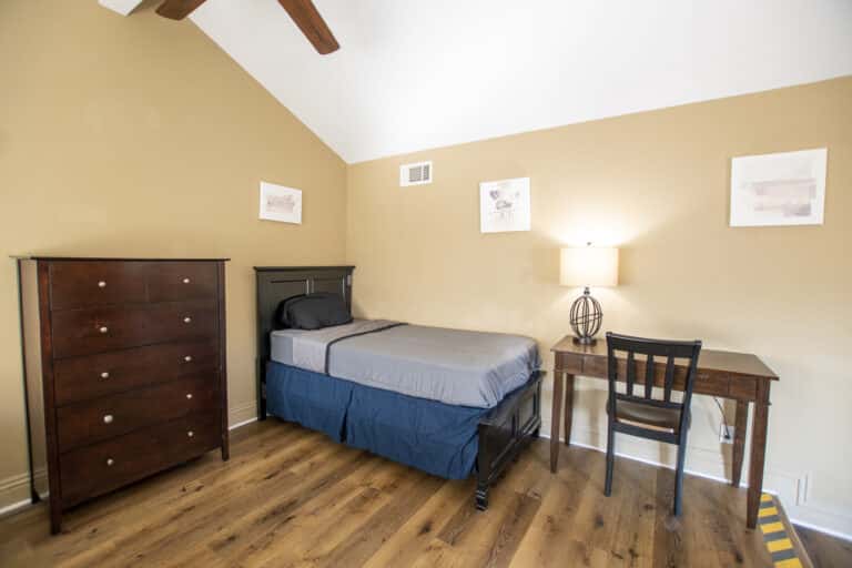 private bedroom at amfm mental health treatment, female specific house in san juan capistrano