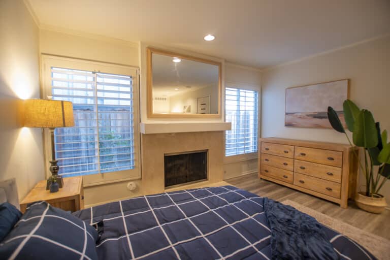 bedroom for residents at AMFM Mental Health Treatment in Lake Forest, CA