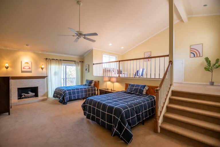 resident bedroom at amfm female residential treatment center in laguna hills
