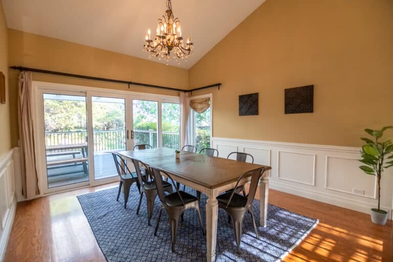 dining room at amfm mental health treatment in laguna hills, ca