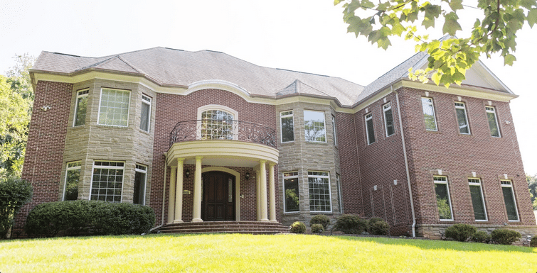 A large, well-maintained AMFM residential treatment facility.