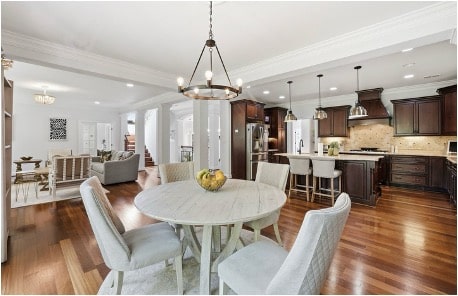 Open dining and kitchen area in a comfortable home-like AMFM residential setting for trauma treatment. 