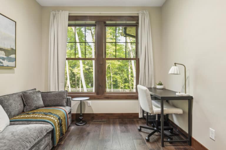 Private spaces to meet one-on-one with your team.