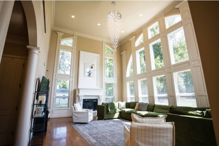 Comfortable and welcoming therapy space at AMFM residential mental health treatment center for anxiety care.