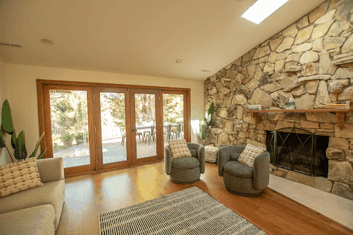 AMFM treatment facility common area with comfortable seating where clients work on developing healthier relationship patterns and emotional regulation skills.