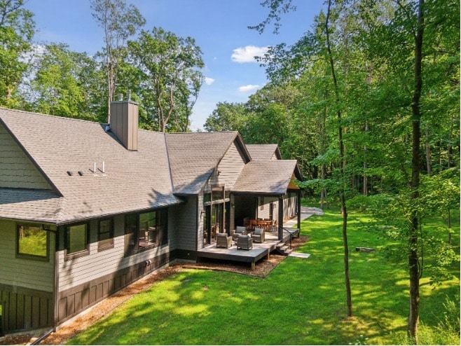 Modern house with large wooden deck | AMFM Treatment