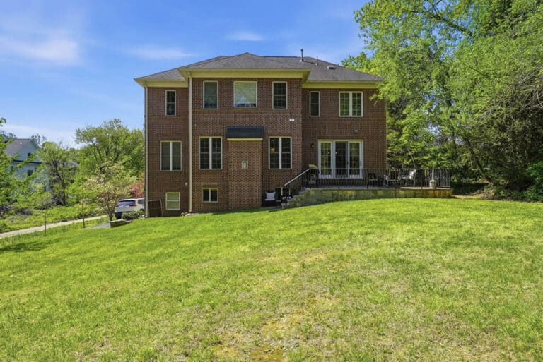 AMFM-lewinsville-rd-mclean-va-backyard