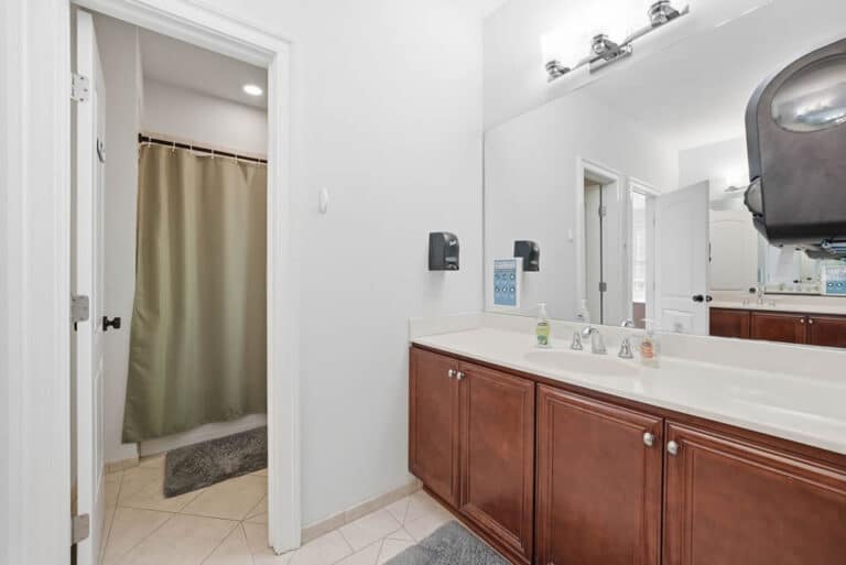 AMFM-lewinsville-rd-mclean-va-bathroom-2