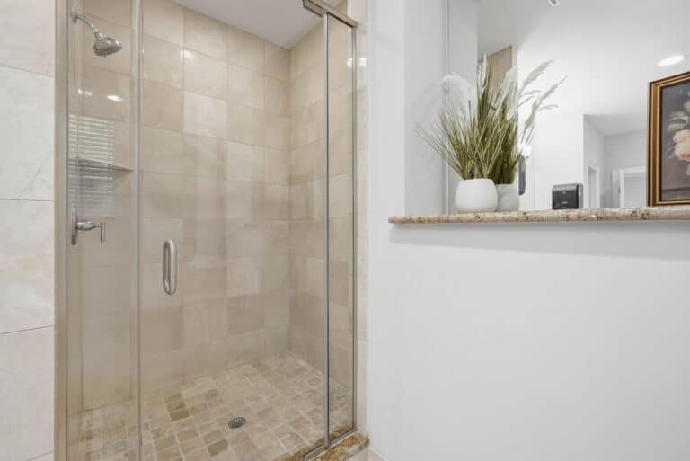 AMFM-lewinsville-rd-mclean-va-bathroom