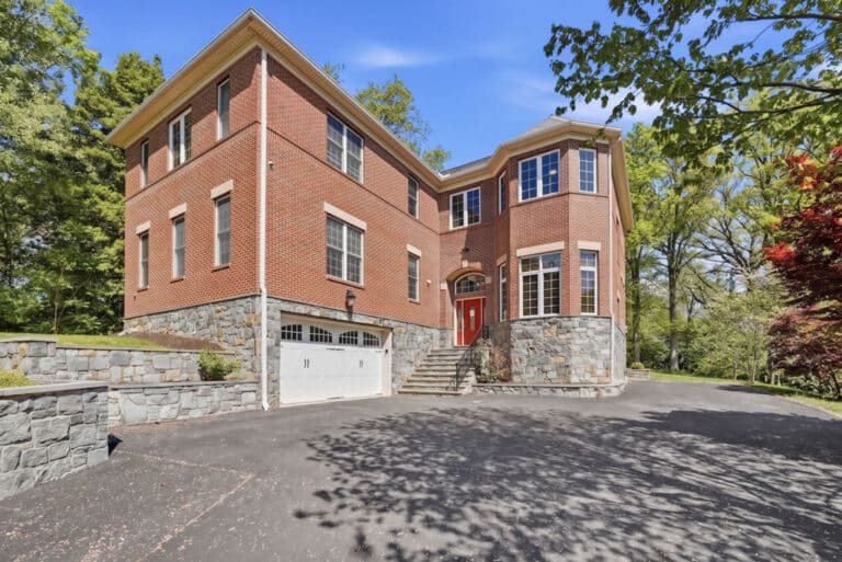 AMFM-lewinsville-rd-mclean-va-front