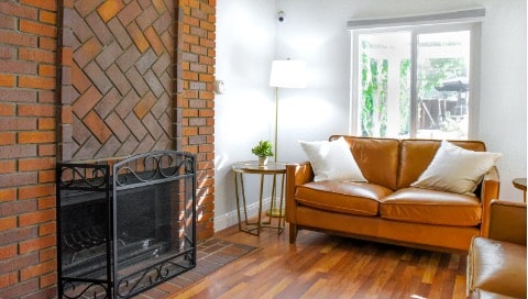 AMFM Mental Health Treatment residential facility offering a calm, home-like care environment where adults receive specialized treatment for OCD and complex psychiatric conditions.