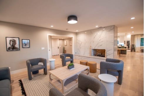 AMFM residential mental health treatment facility with a calm, home-like interior providing specialized care for clients with PTSD and hypervigilance.