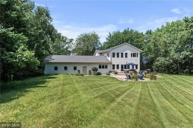 amfm-treatment-homestead-ave-hugo-mn-backyard (3)