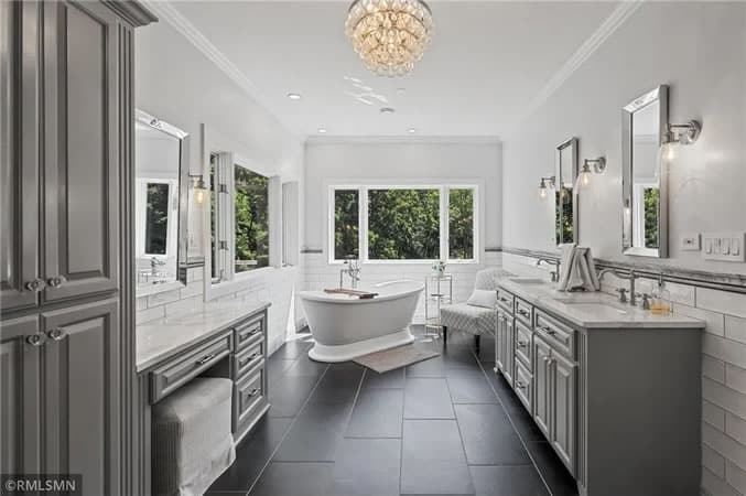 amfm-treatment-homestead-ave-hugo-mn-bathroom