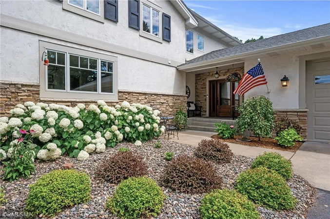 amfm-treatment-homestead-ave-hugo-mn-front-entrance